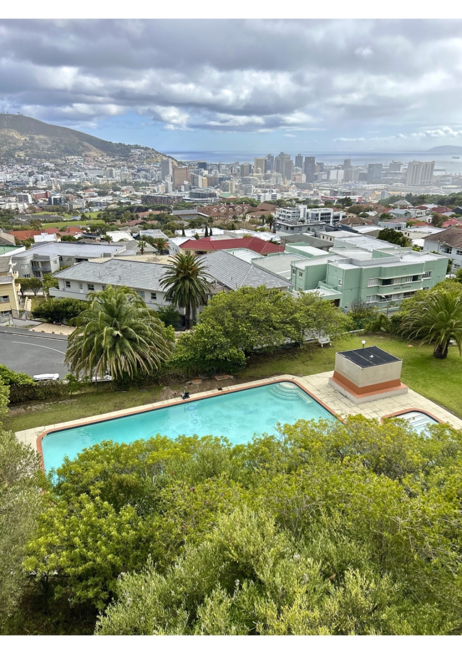 2 Bedroom Property for Sale in Vredehoek Western Cape